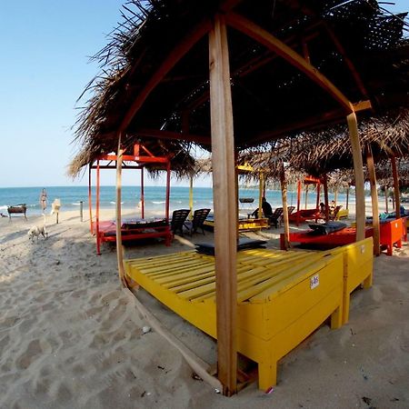 Hotel Feel The Waves Arugam Bay Esterno foto