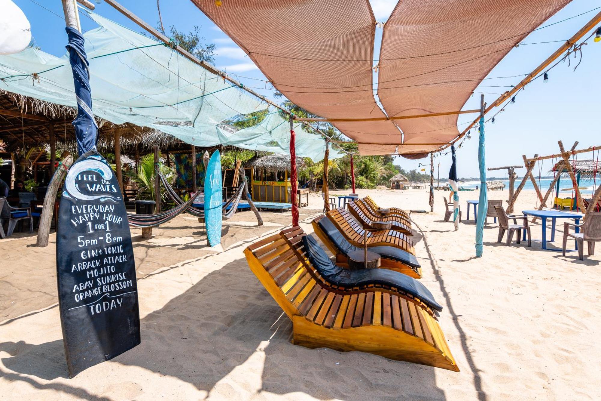 Hotel Feel The Waves Arugam Bay Esterno foto