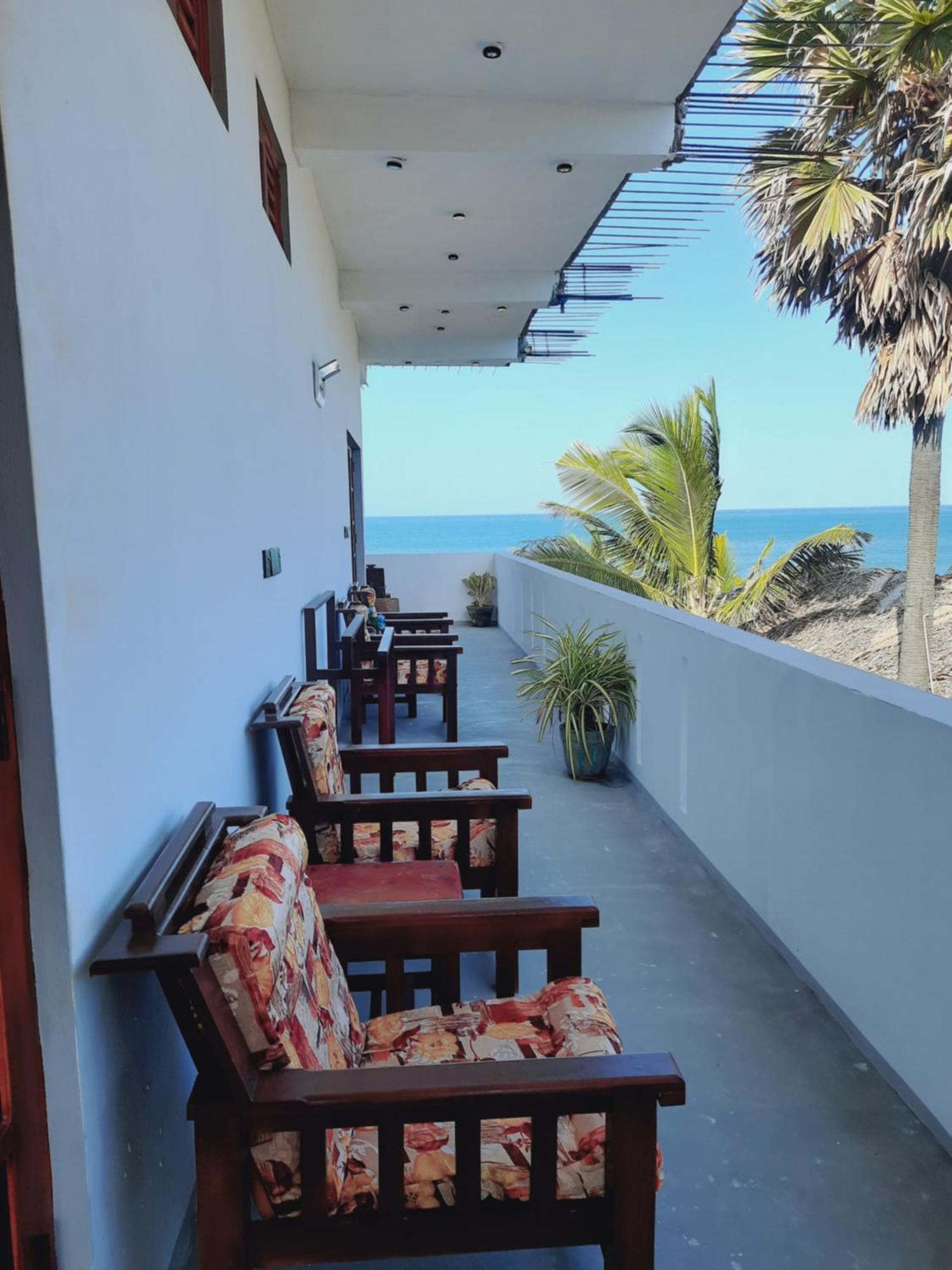 Hotel Feel The Waves Arugam Bay Esterno foto