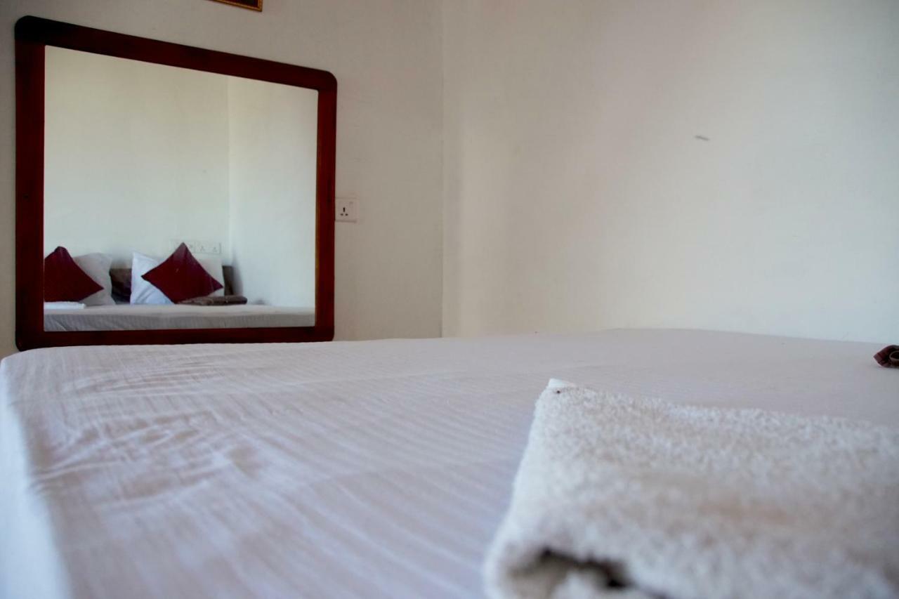 Hotel Feel The Waves Arugam Bay Esterno foto