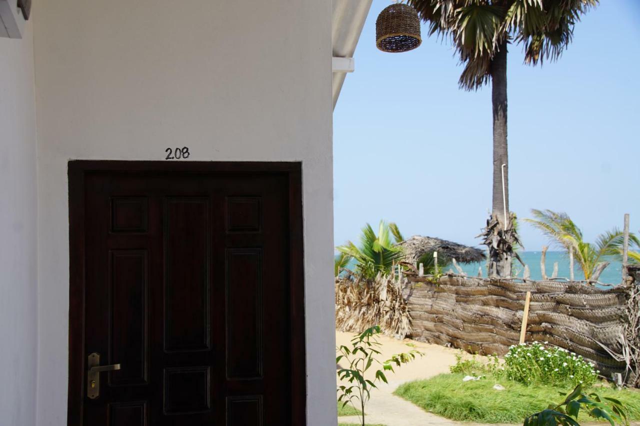 Hotel Feel The Waves Arugam Bay Esterno foto