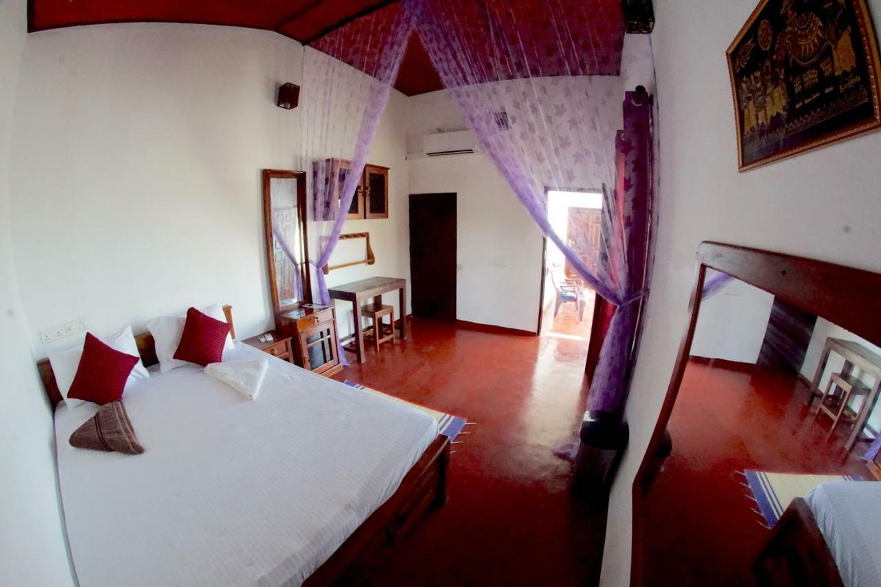 Hotel Feel The Waves Arugam Bay Esterno foto